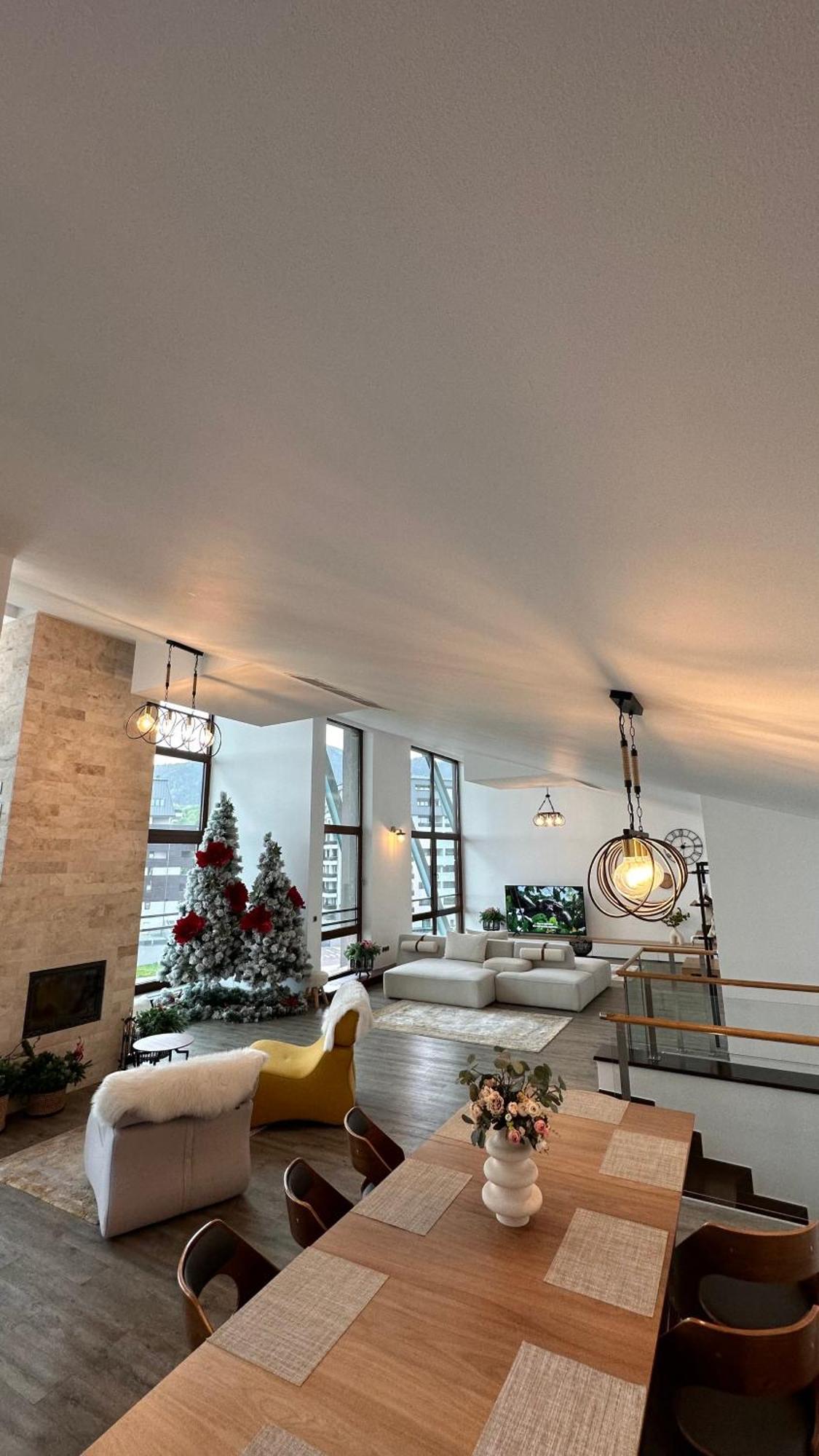 Penthouse B44 *