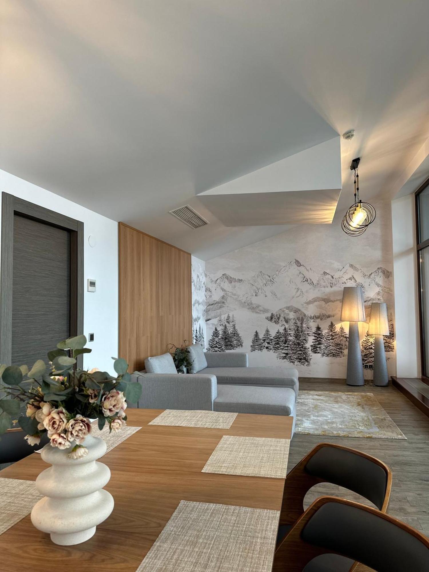 Penthouse B44